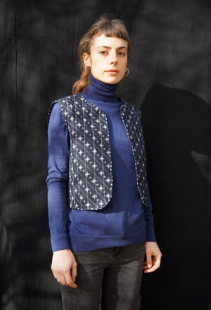 ANAÏS QUILTED VEST stars + crosses